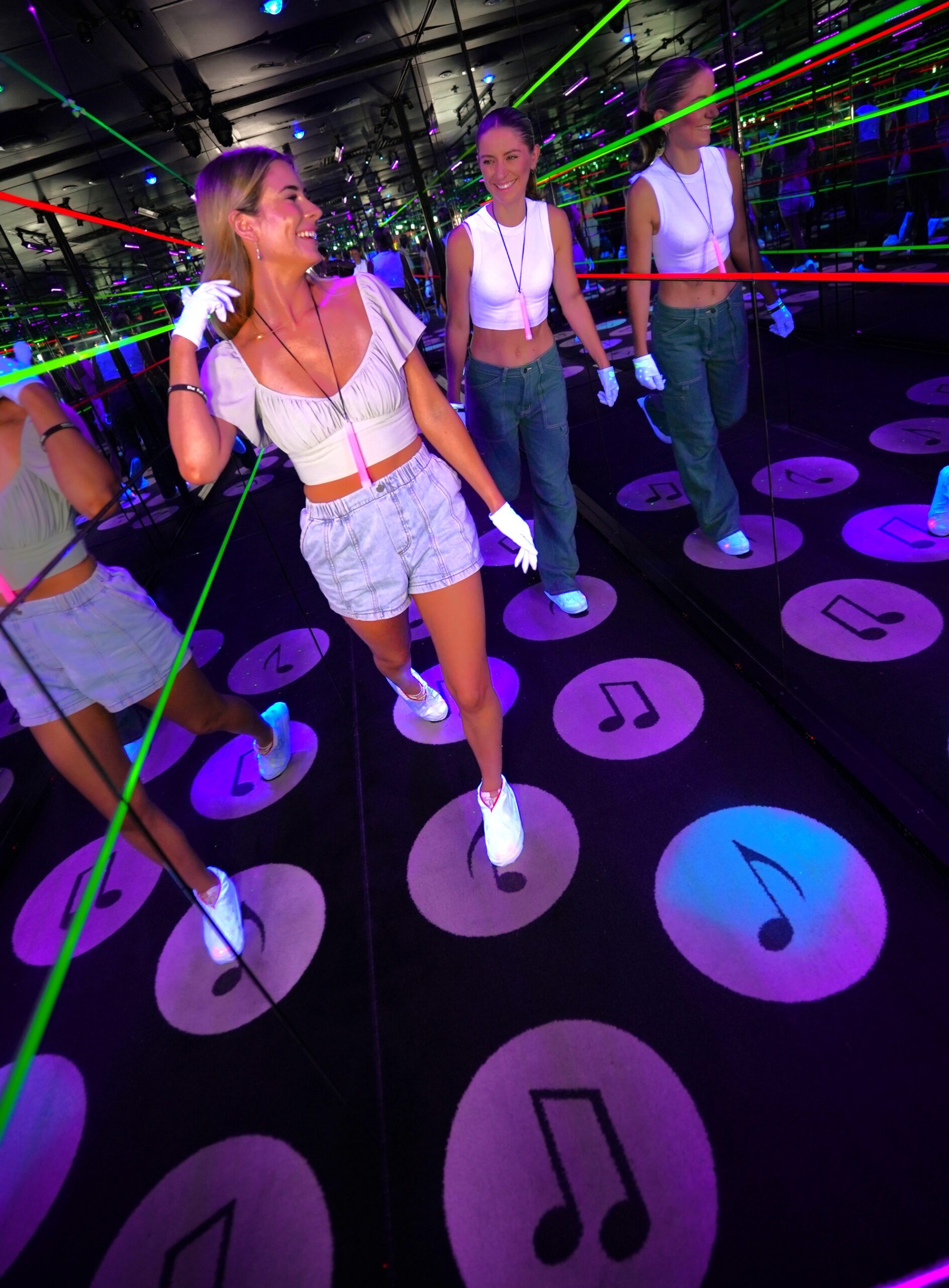 interactive-light-show-indoor-activities-surfers-paradise-infinity-gc